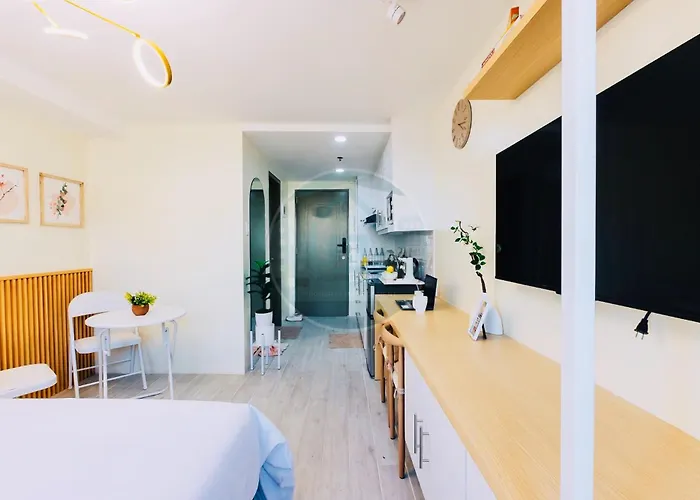 Urban Chic At Ayala Business Park - Fast Wi-fi Netflix